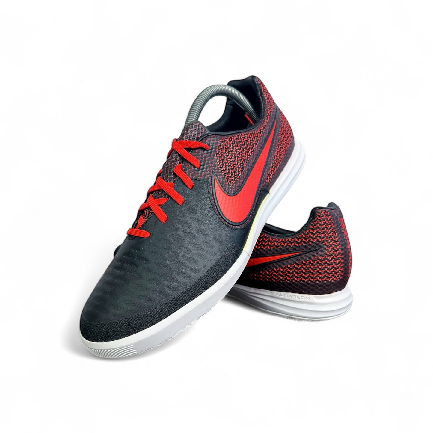 Nike MagistaX Finale IC « Black / Red »