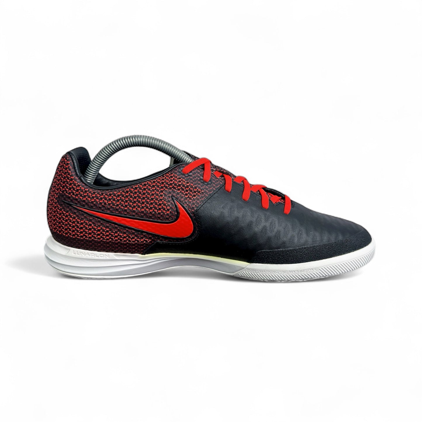 Nike MagistaX Finale IC « Black / Red »