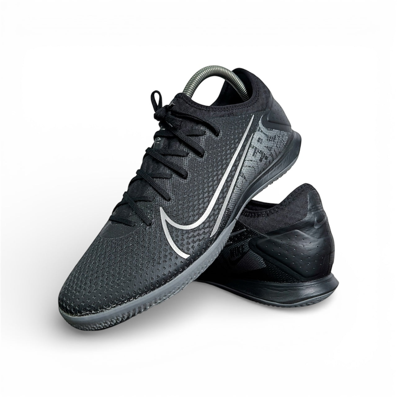 Nike MercurialX Vapor 13 Pro IC « Under The Radar »