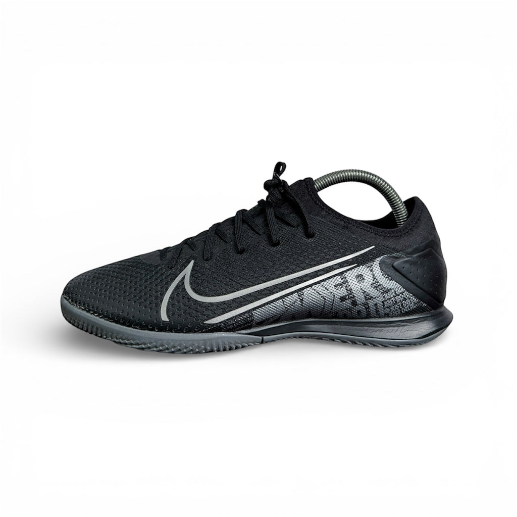 Nike MercurialX Vapor 13 Pro IC « Under The Radar »