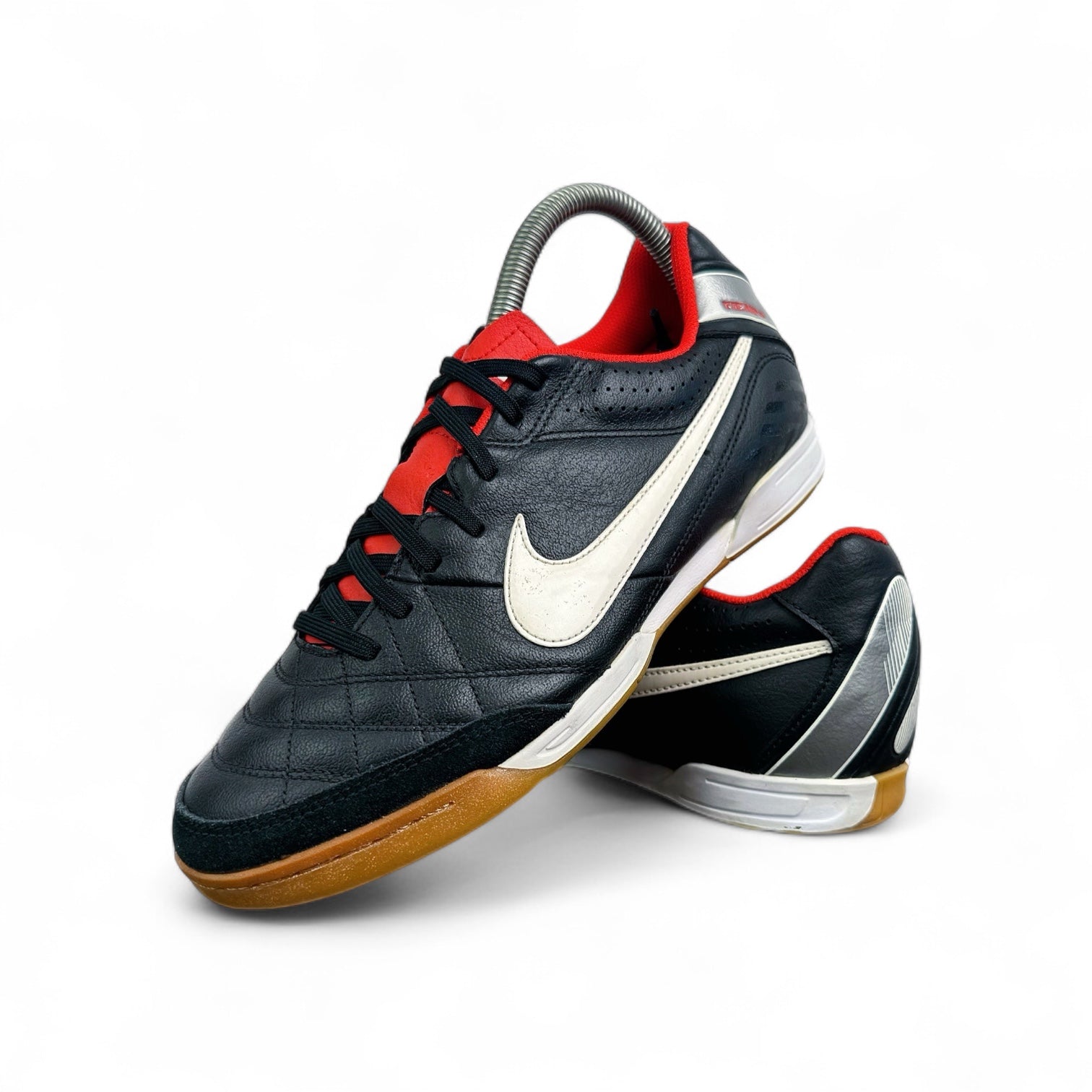 Nike Tiempo Mystic IV IC « Sort/Hvid/Rød »