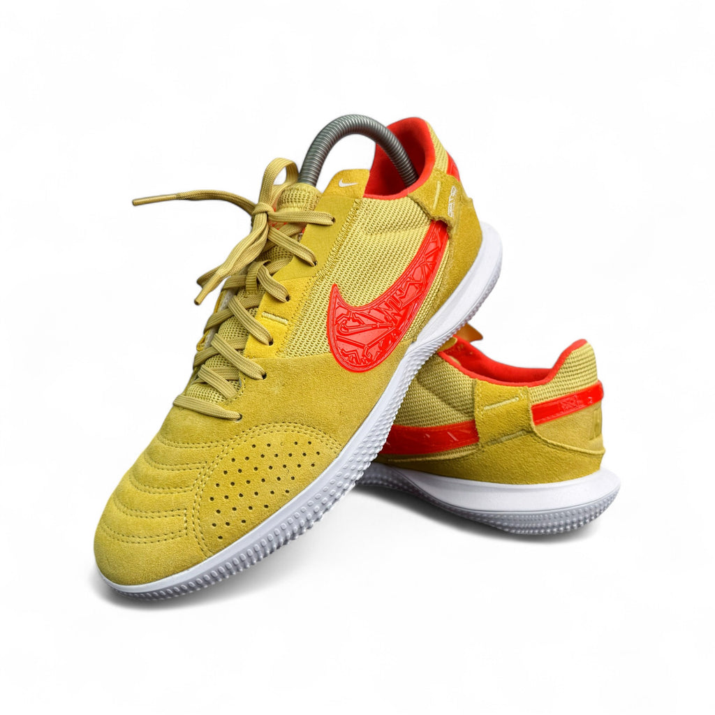 Nike Streetgato “Celestial Gold Hyper Crimson”